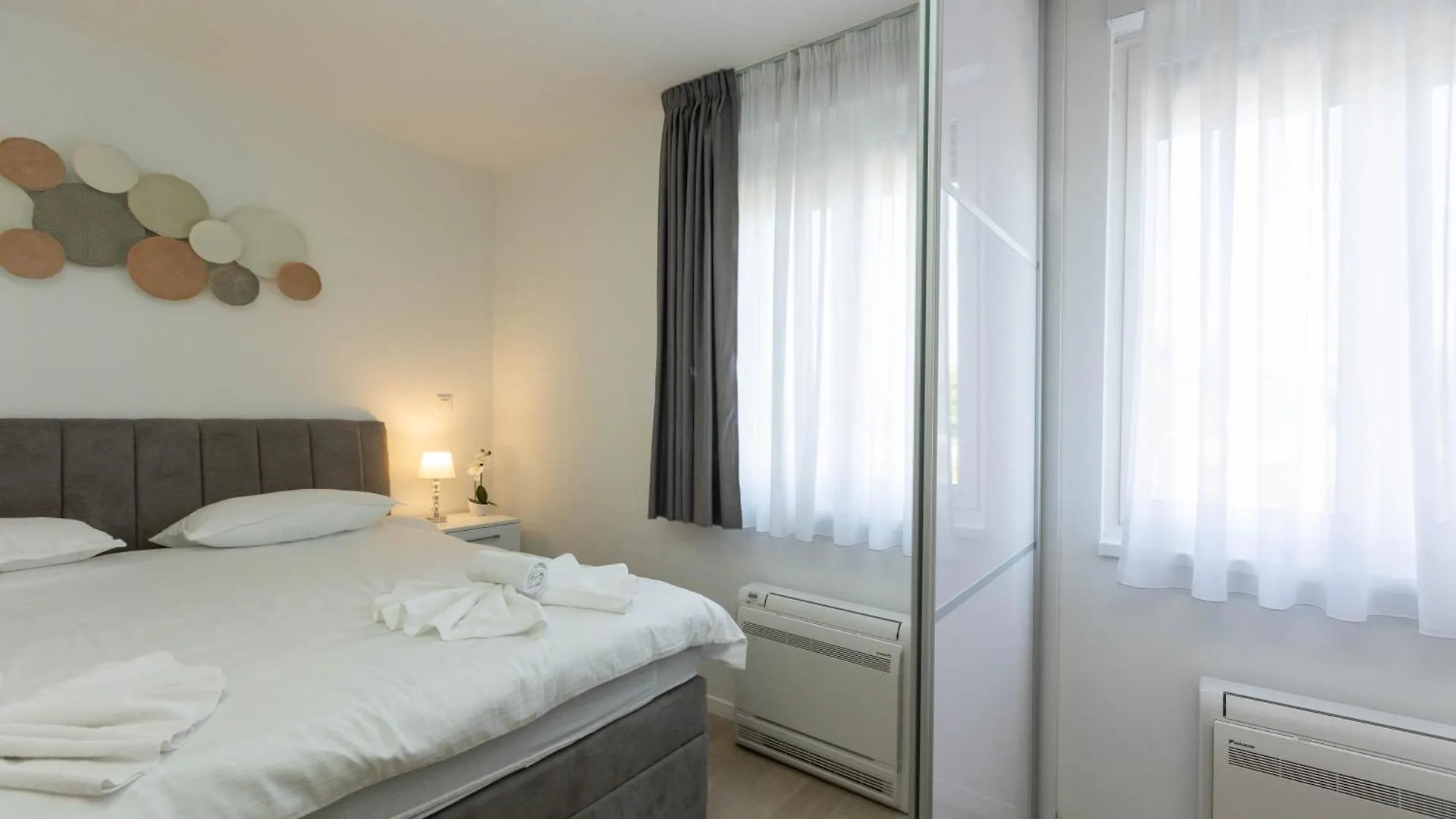 アパート Yuki 2Br Apt W Balcony And Parking Near Old Town ザダル