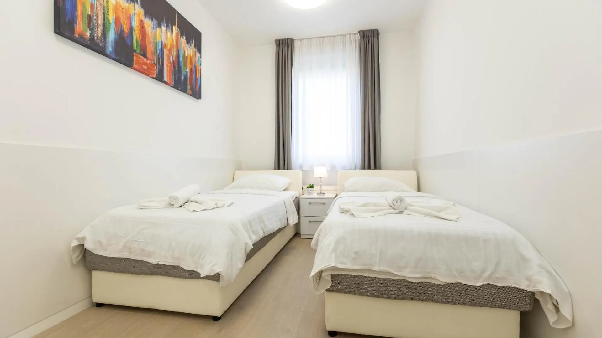 Yuki 2Br Apt W Balcony And Parking Near Old Town ザダル アパート