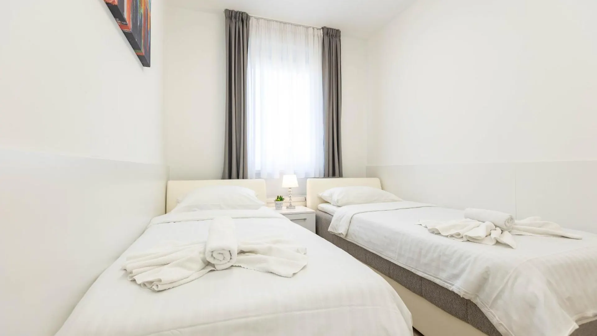 Yuki 2Br Apt W Balcony And Parking Near Old Town ザダル 0*,